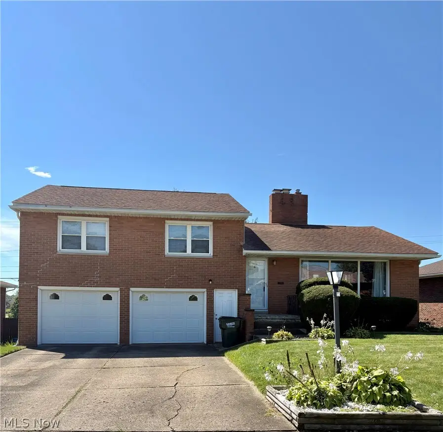 1407 W Valentine Nw Circle, Canton, OH 44708 - #1