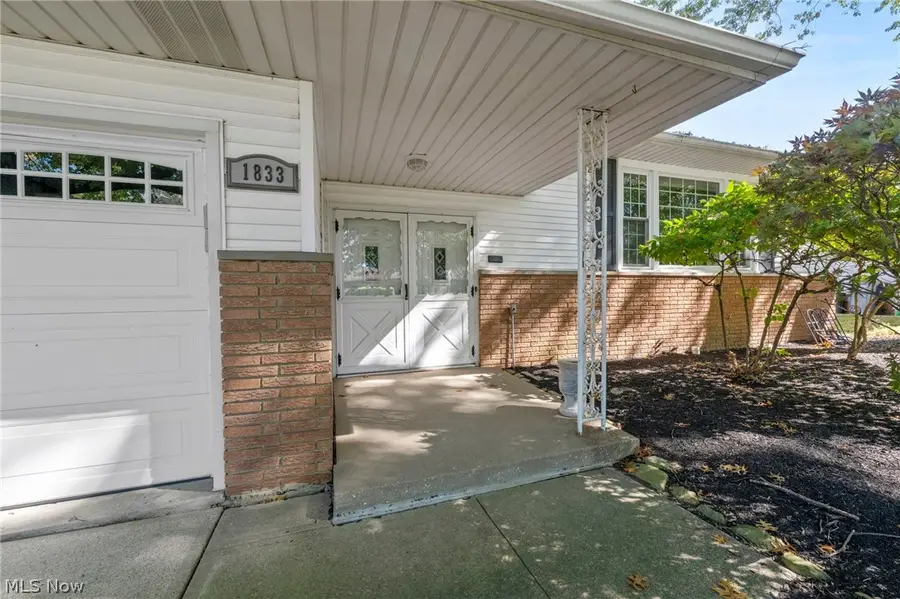 1833 Aldersgate Drive, Lyndhurst, OH 44124 - #2