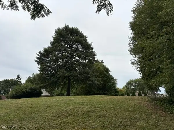 Landscape Nw Circle, Canton, OH 44709