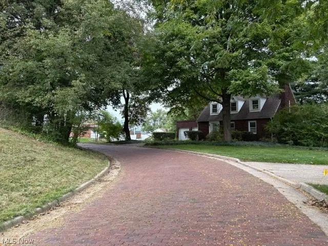 Landscape Nw Circle, Canton, OH 44709 - #3