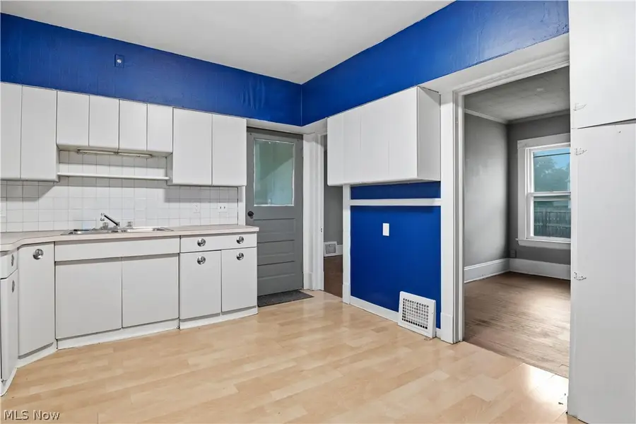 4024 E 53rd Street, Cleveland, OH 44105 - #3