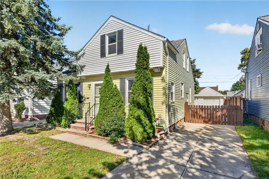 5902 Morningside Drive, Parma, OH 44129 - #2