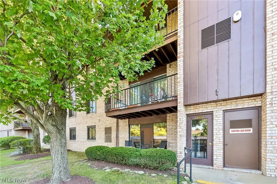 16410 Heather Lane #F103, Middleburg Heights, OH 44130 - #2