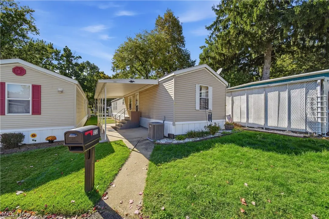 1233 Monterey Nw Boulevard, North Canton, OH 44720 - #1