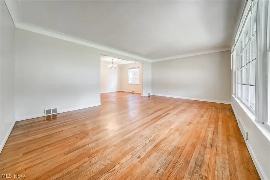 13525 Cedar Road, University Heights, OH 44118 - #2