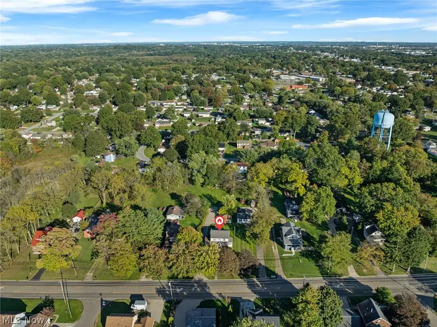 536 NW Jackson Nw Avenue, Massillon, OH 44646 - #2