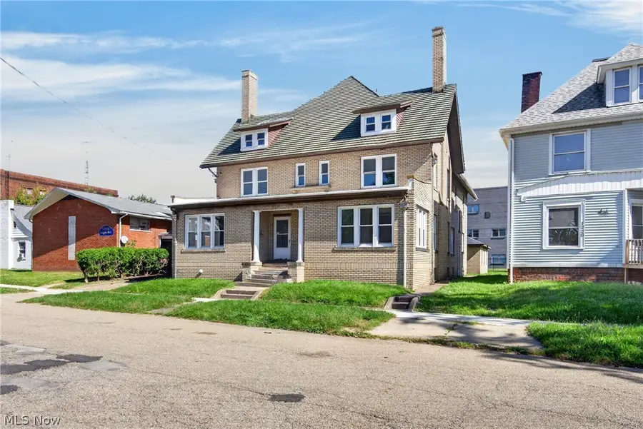 1232 Logan Nw Avenue, Canton, OH 44703 - #2