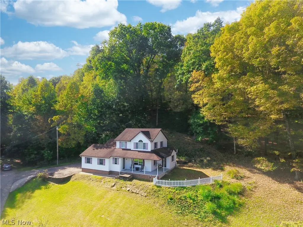 1235 Roosevelt Sw Street, Sherrodsville, OH 44675 - #1