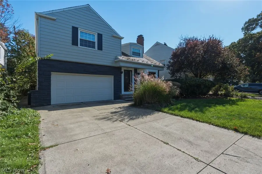 2255 S Belvoir Boulevard, University Heights, OH 44118 - #2