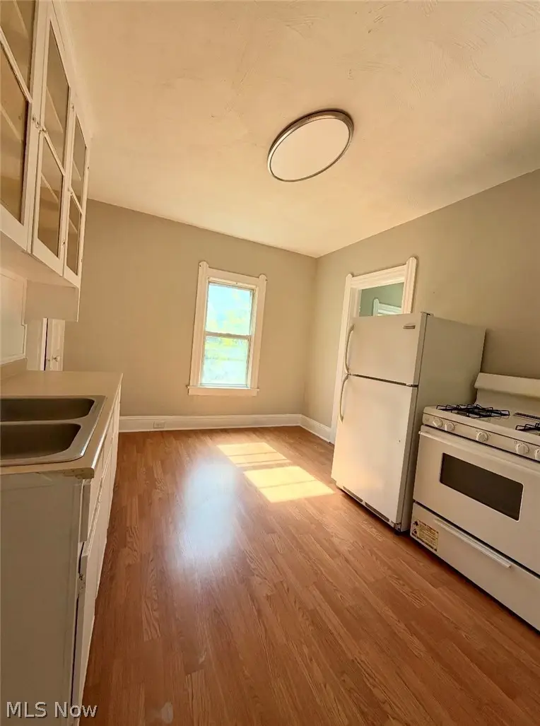 2066 Magee Street, Lakewood, OH 44107 - #3