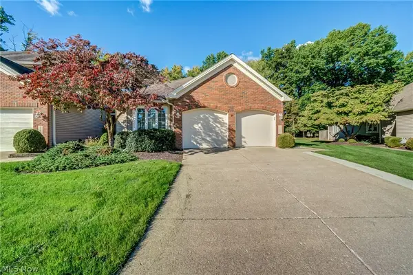 115 Ambleside Way, Amherst, OH 44001