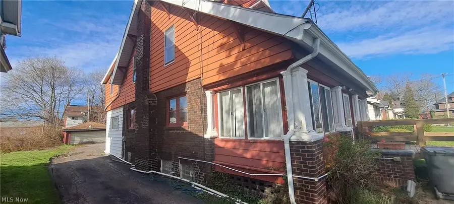 374 Lora Avenue, Youngstown, OH 44504 - #2