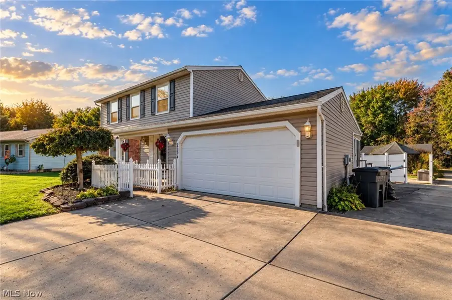 2594 Lydia Sw Drive, Lordstown, OH 44481 - #3