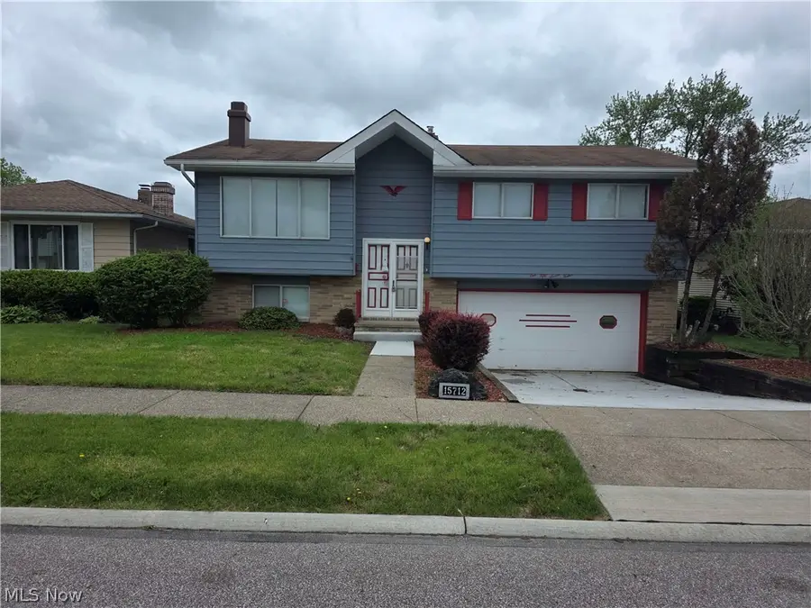 15712 Mendota Avenue, Maple Heights, OH 44137 - #2
