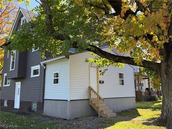 1648 Harrisburg Ne, Canton, OH 44705