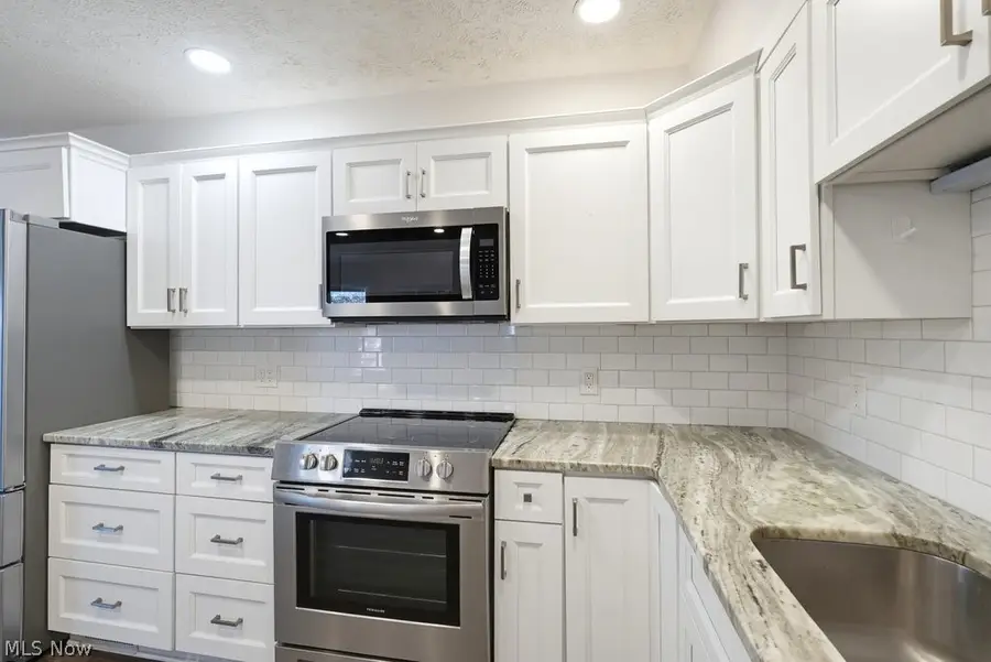 2109 Glouchester Drive, Lyndhurst, OH 44124 - #2