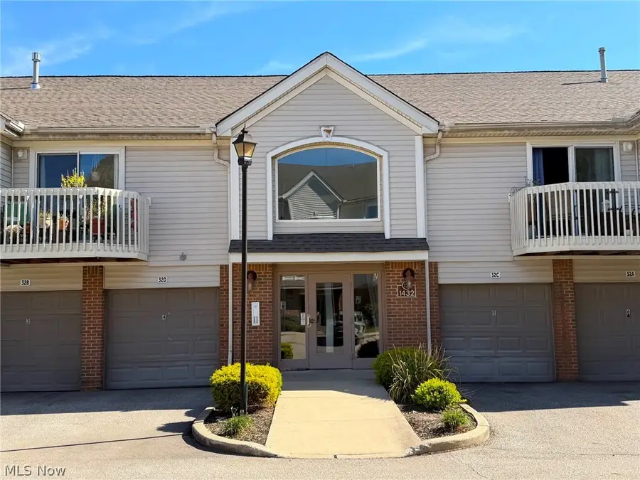 1432 Buckingham Gate Boulevard #A, Cuyahoga Falls, OH 44221 - #2