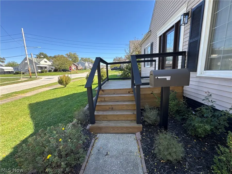 14516 Tabor Avenue, Maple Heights, OH 44137 - #3