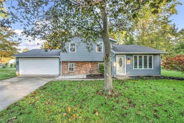 209 Oakwood Lane, Seville, OH 44273