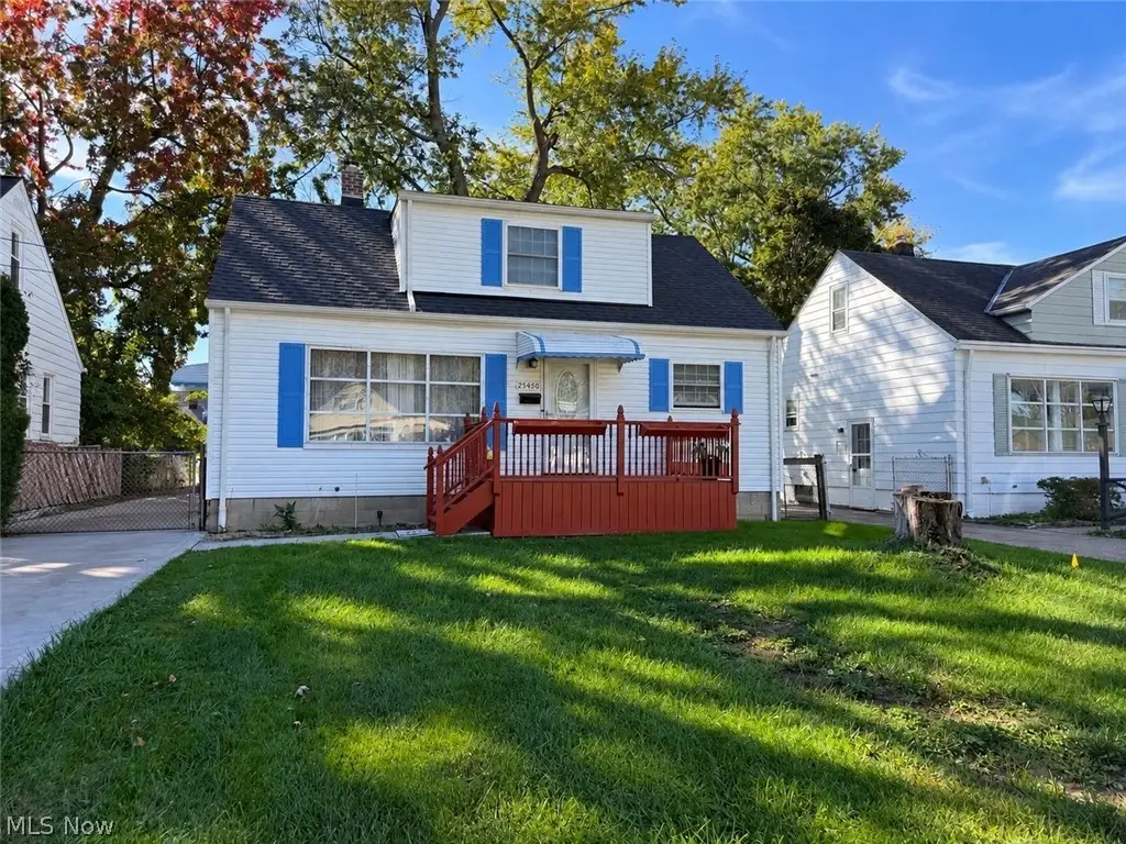 25450 Farringdon Avenue, Euclid, OH 44132 - #1