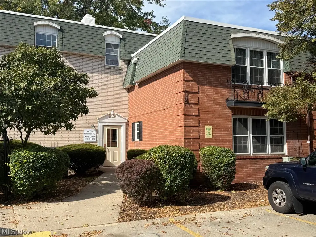 4789 Columbia Road #206, North Olmsted, OH 44070 - #1