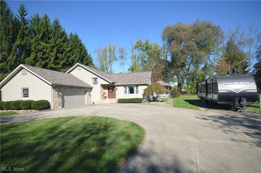 3805 Lake Vista Road, Akron, OH 44319 - #3