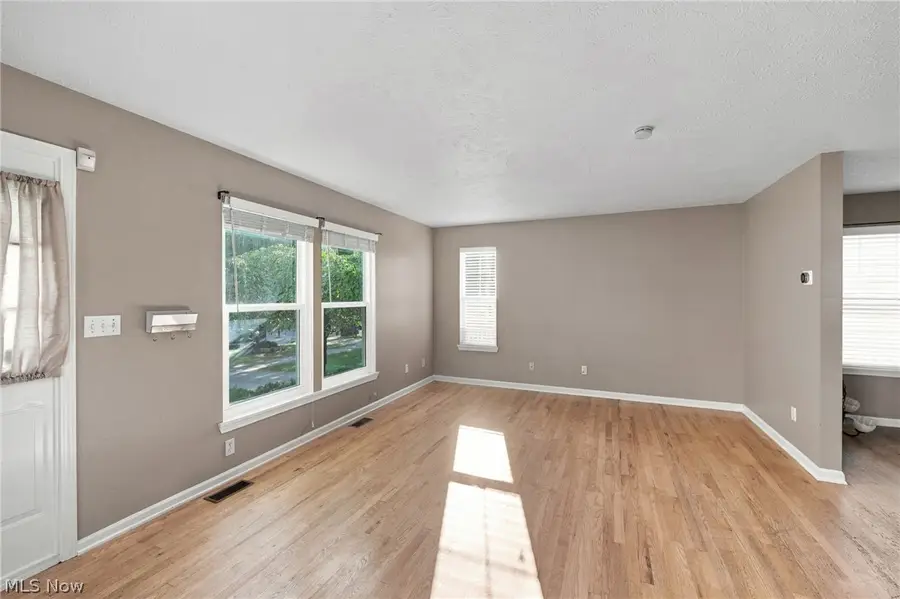 2472 W 5th Street, Cleveland, OH 44113 - #3