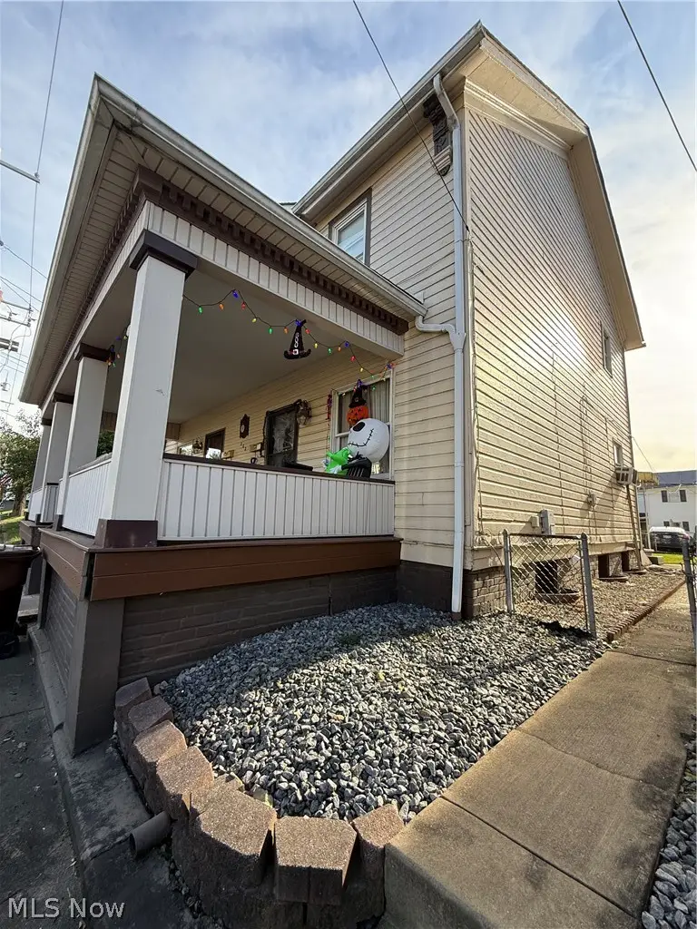 322 10th St, Wellsville, OH 43968 - #2