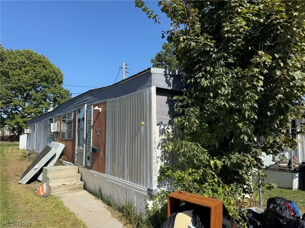 829 Zella Nw Avenue, New Philadelphia, OH 44663 - #1