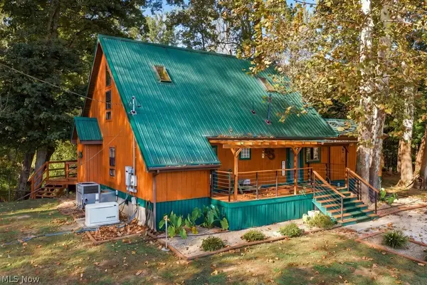 2854 Wells Lock Road, Elizabeth, WV 26143