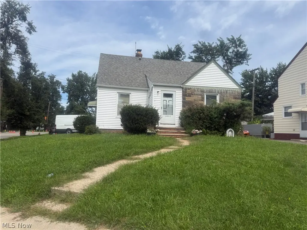 18011 Windward Road, Cleveland, OH 44119 - #1