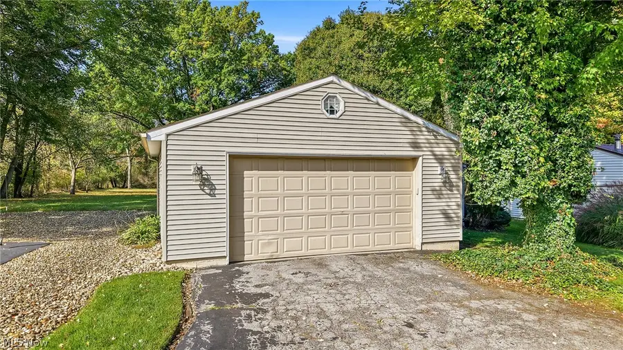 332 Caroline Avenue, Hubbard, OH 44425 - #3