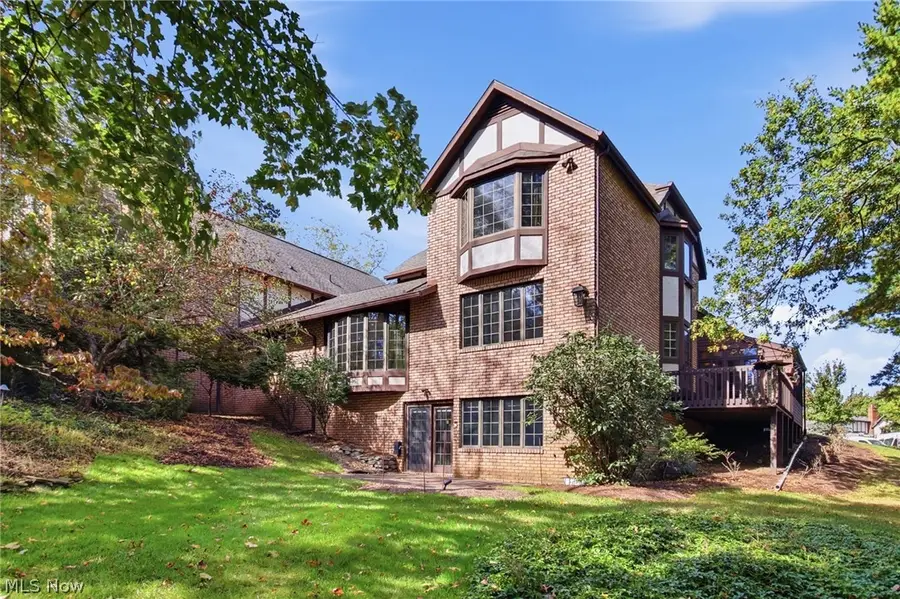 16 S Bentley Se Drive, Canton, OH 44709 - #3