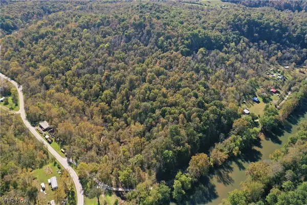 0001 Lock Five Road, Elizabeth, WV 26143