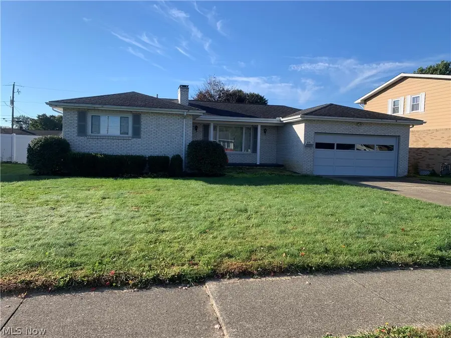 630 Orchard Nw Avenue, New Philadelphia, OH 44663 - #2