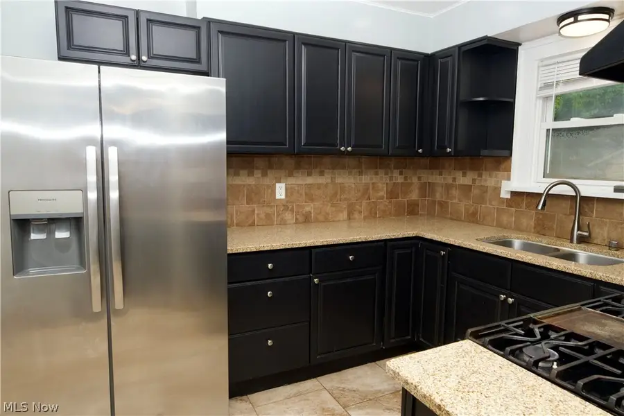 3533 W 120th Street, Cleveland, OH 44111 - #3