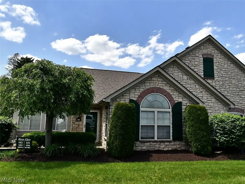 102 River Glen Ne Drive, Warren, OH 44484 - #1