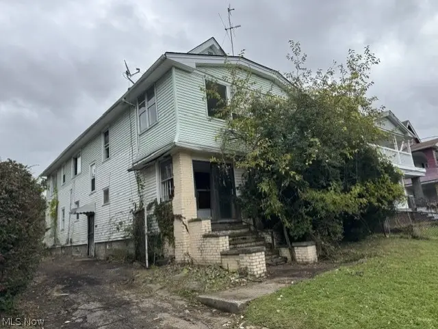 3607 E 146th Street, Cleveland, OH 44120 - #1