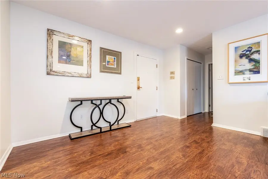 2202 Acacia Park Drive #2220, Lyndhurst, OH 44124 - #2