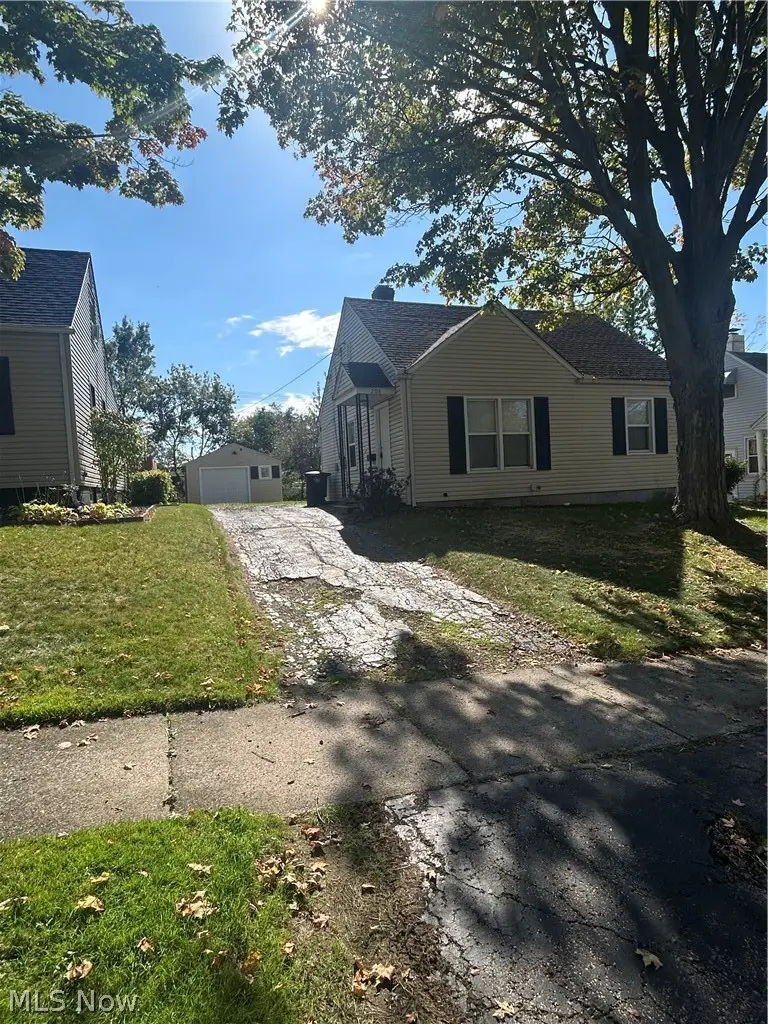 208 E Catawba Avenue, Akron, OH 44301 - #1