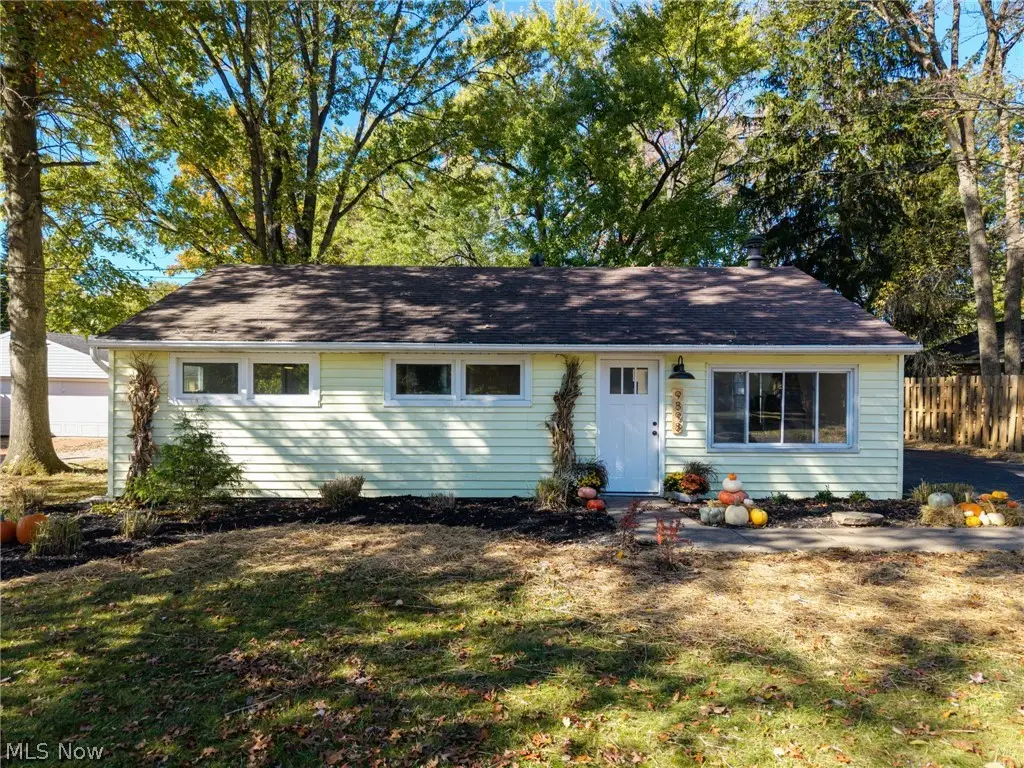 9898 Oakwood Drive, Twinsburg, OH 44087 - #1