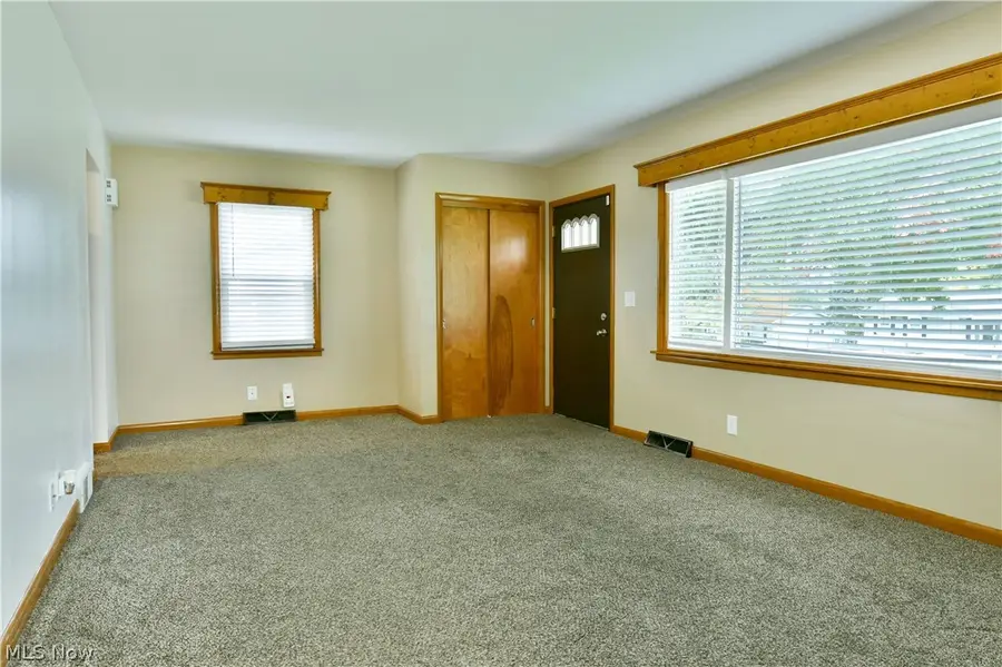 8294 Englewood Ne Street, Warren, OH 44484 - #3