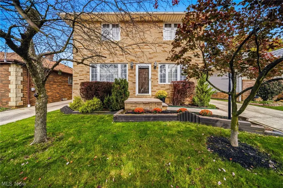520 Orchardview Avenue, Seven Hills, OH 44113 - #2