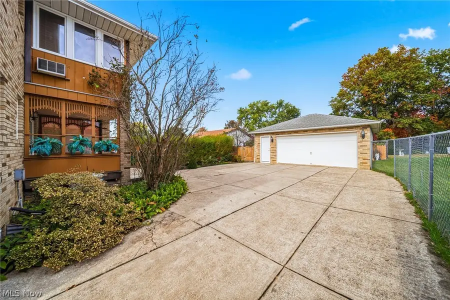 520 Orchardview Avenue, Seven Hills, OH 44113 - #3