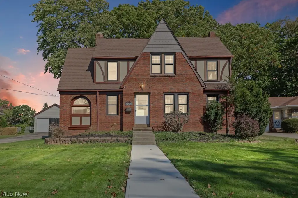 5901 Twin Lakes Drive, Parma, OH 44129 - #1