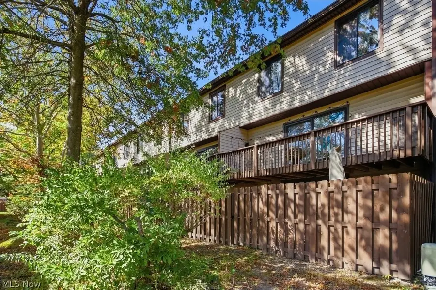 7381 Pine Ridge Court, Middleburg Heights, OH 44130 - #2