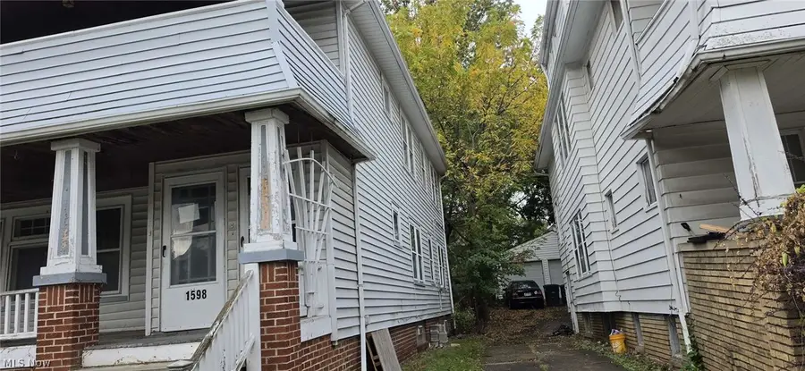 1596 Victoria Avenue, Lakewood, OH 44107 - #2