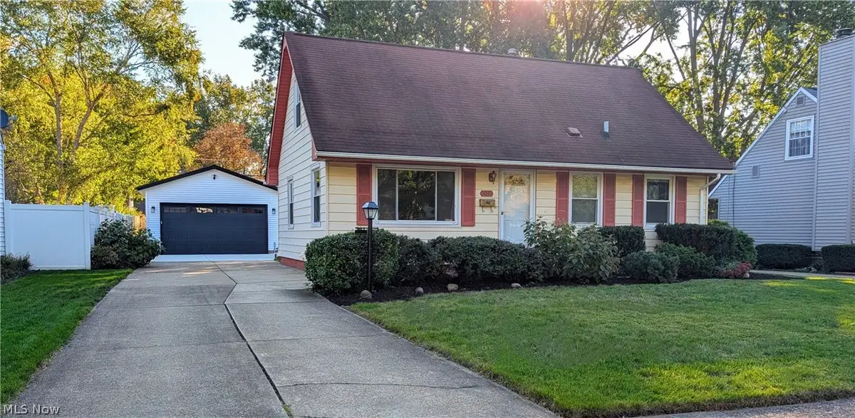 3041 9th Street, Cuyahoga Falls, OH 44221 - #1