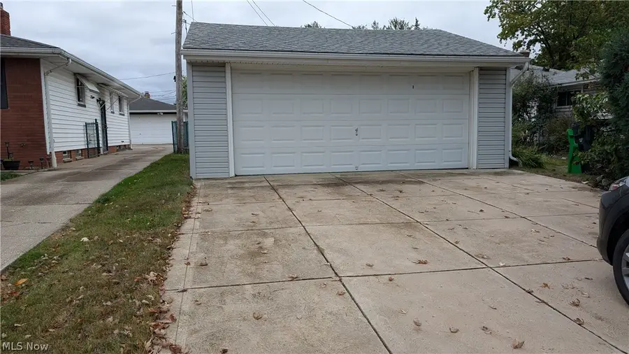 5535 Cumberland Drive, Garfield Heights, OH 44125 - #2