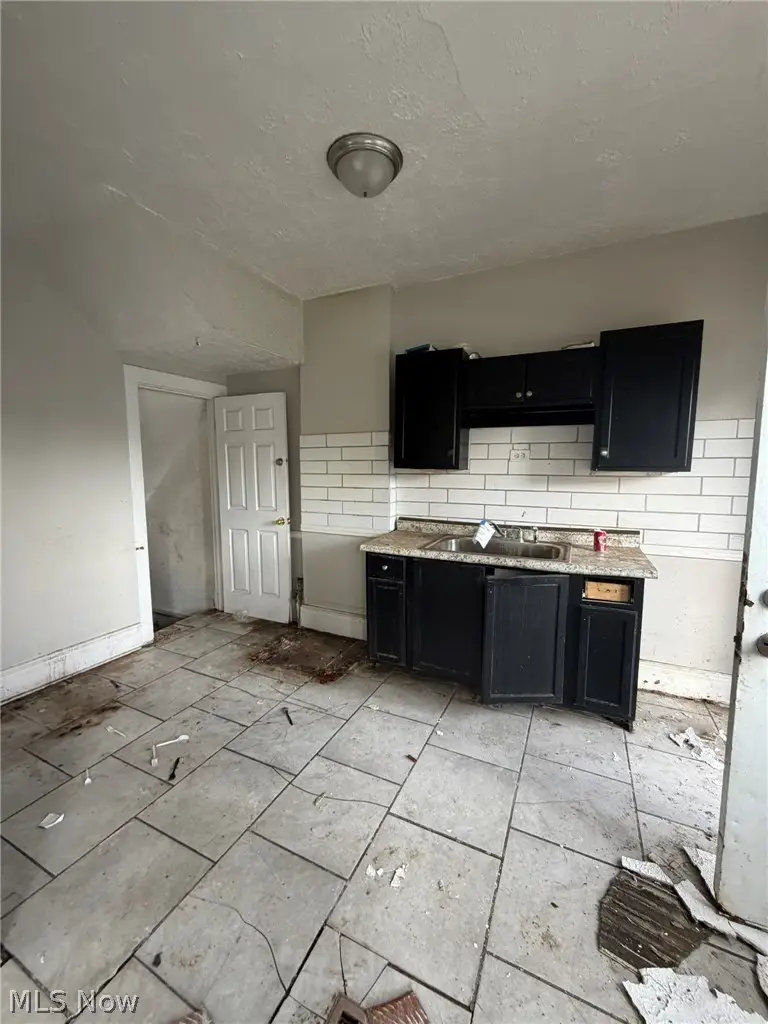 2082 W 98th Street, Cleveland, OH 44102 - #3
